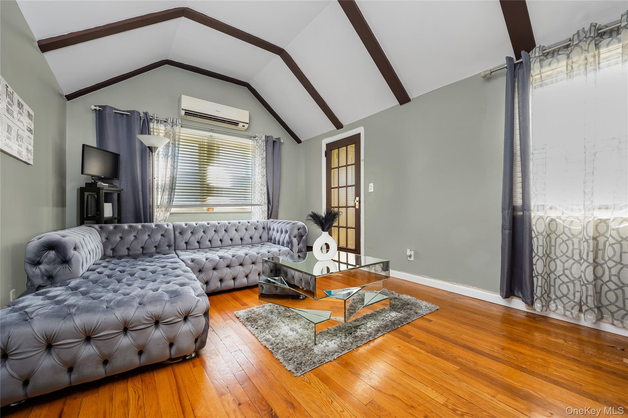135-15 244th Street Property Photo 4