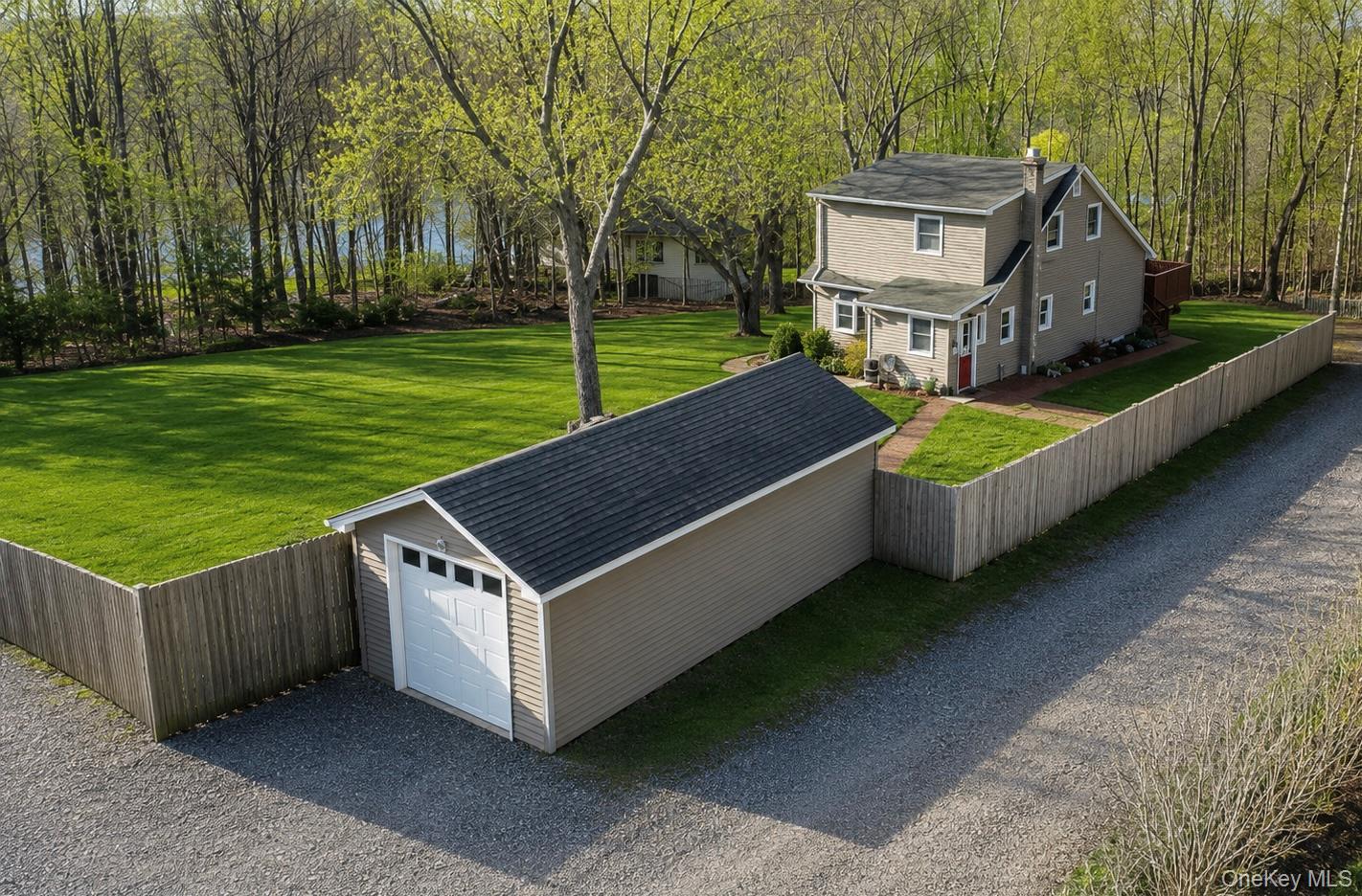 8 Randall Plaza Property Photo 2