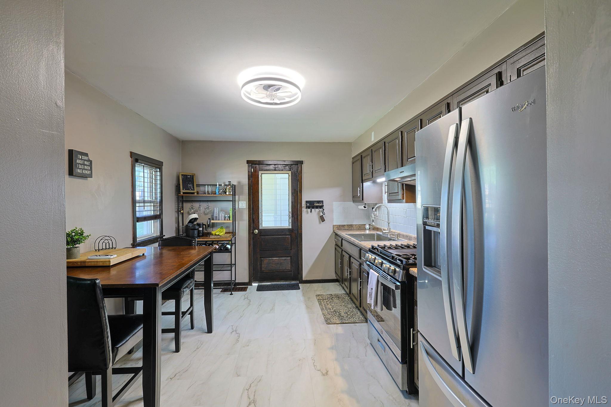 8 Randall Plaza Property Photo 3