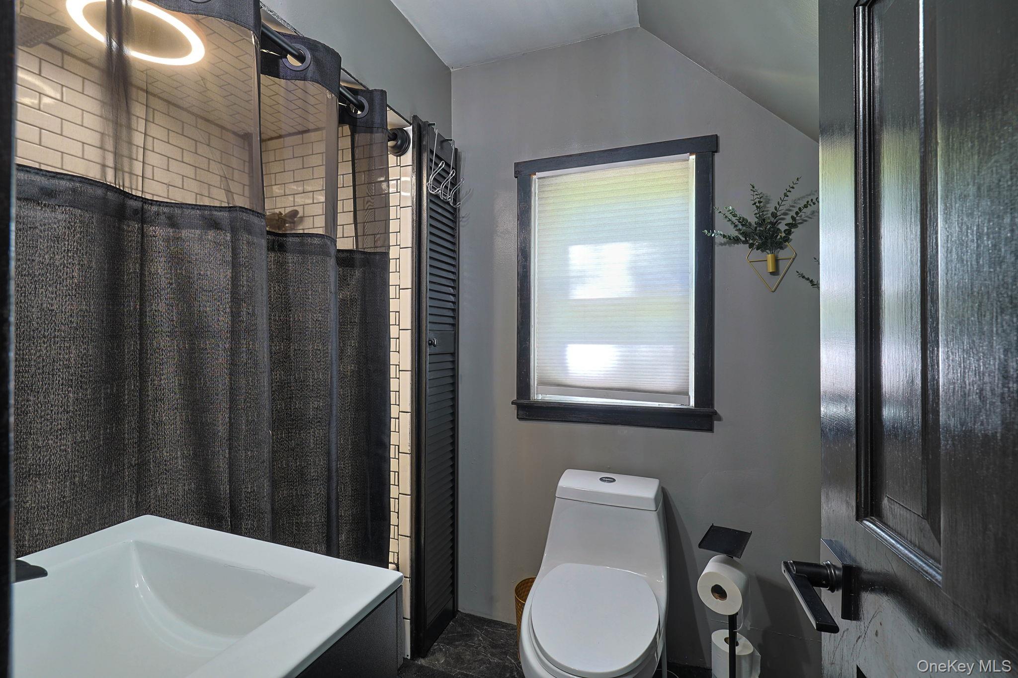 8 Randall Plaza Property Photo 7