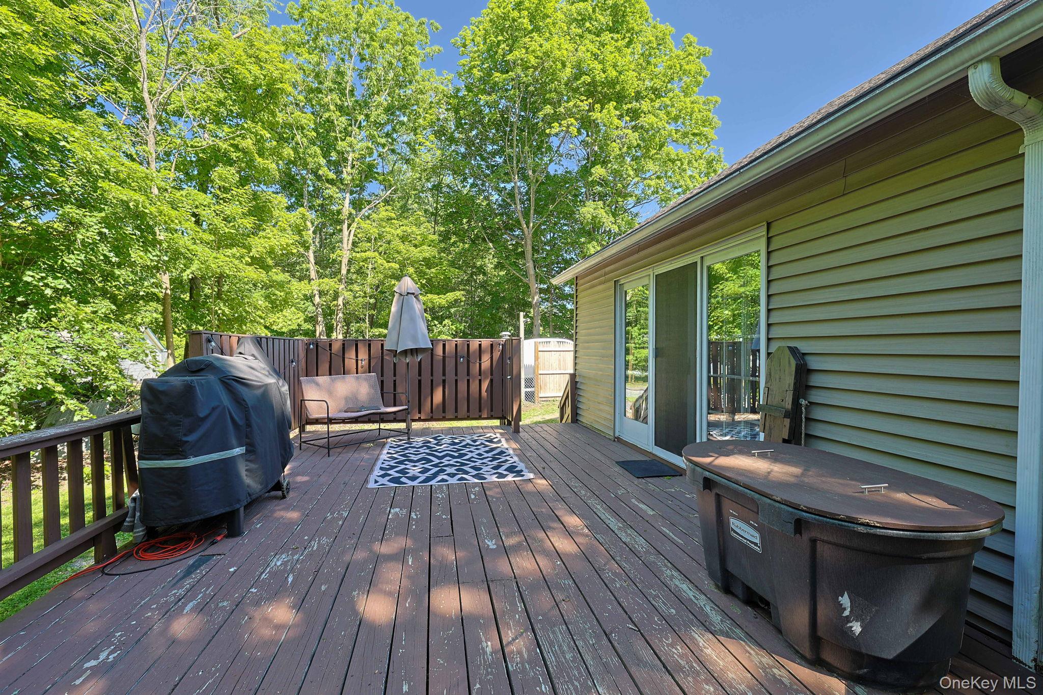 8 Randall Plaza Property Photo 12