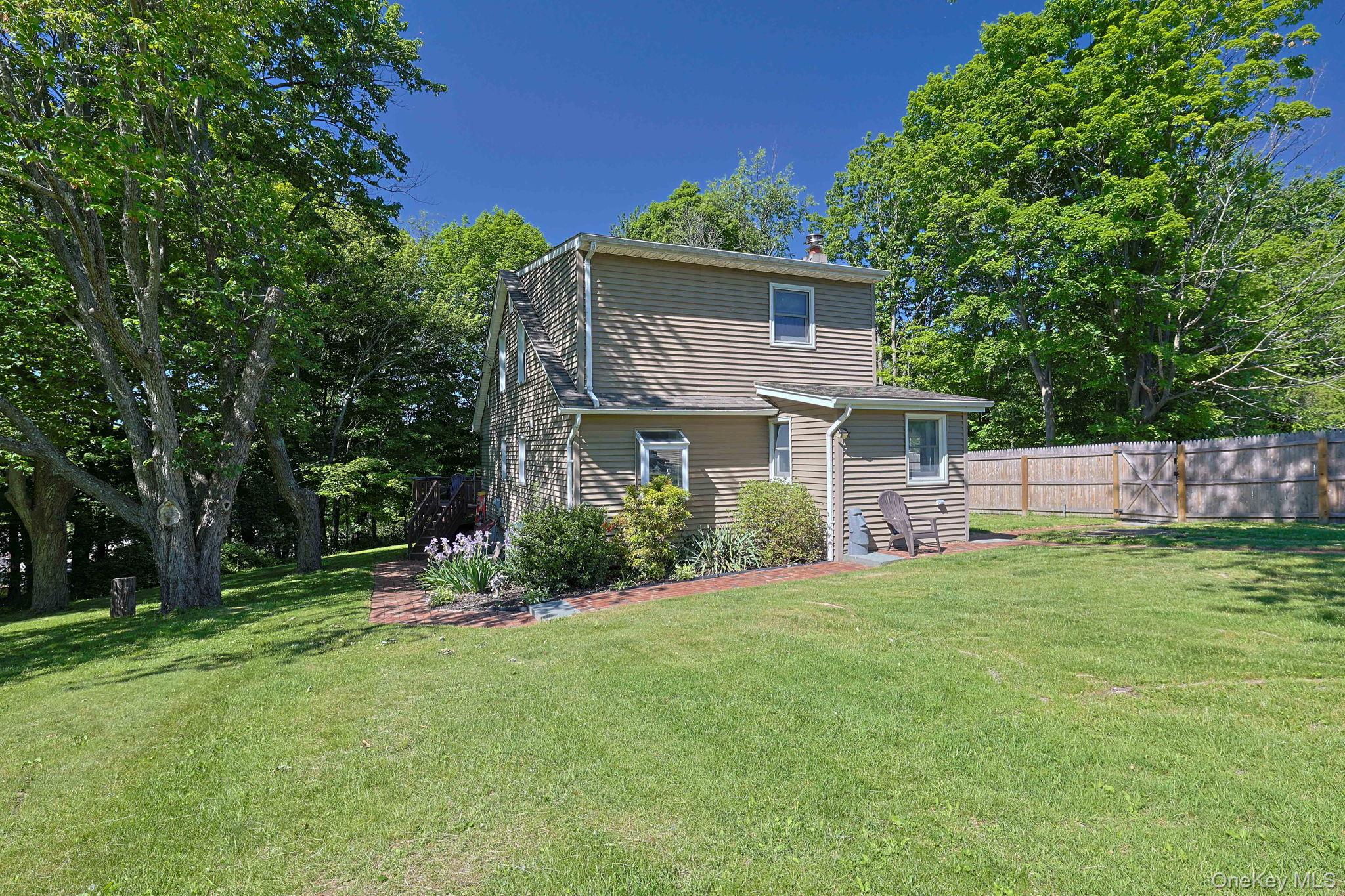 8 Randall Plaza Property Photo 18