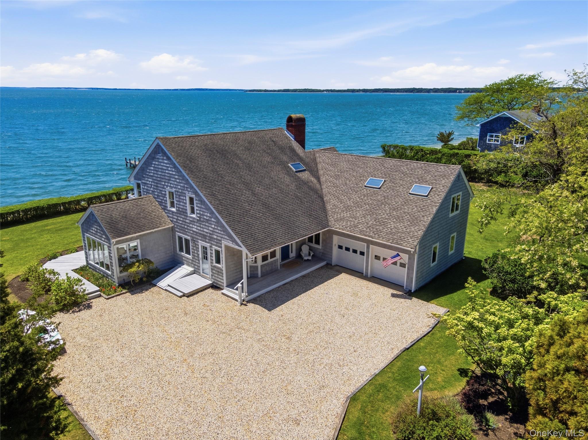 90 Peconic Avenue Property Photo 1