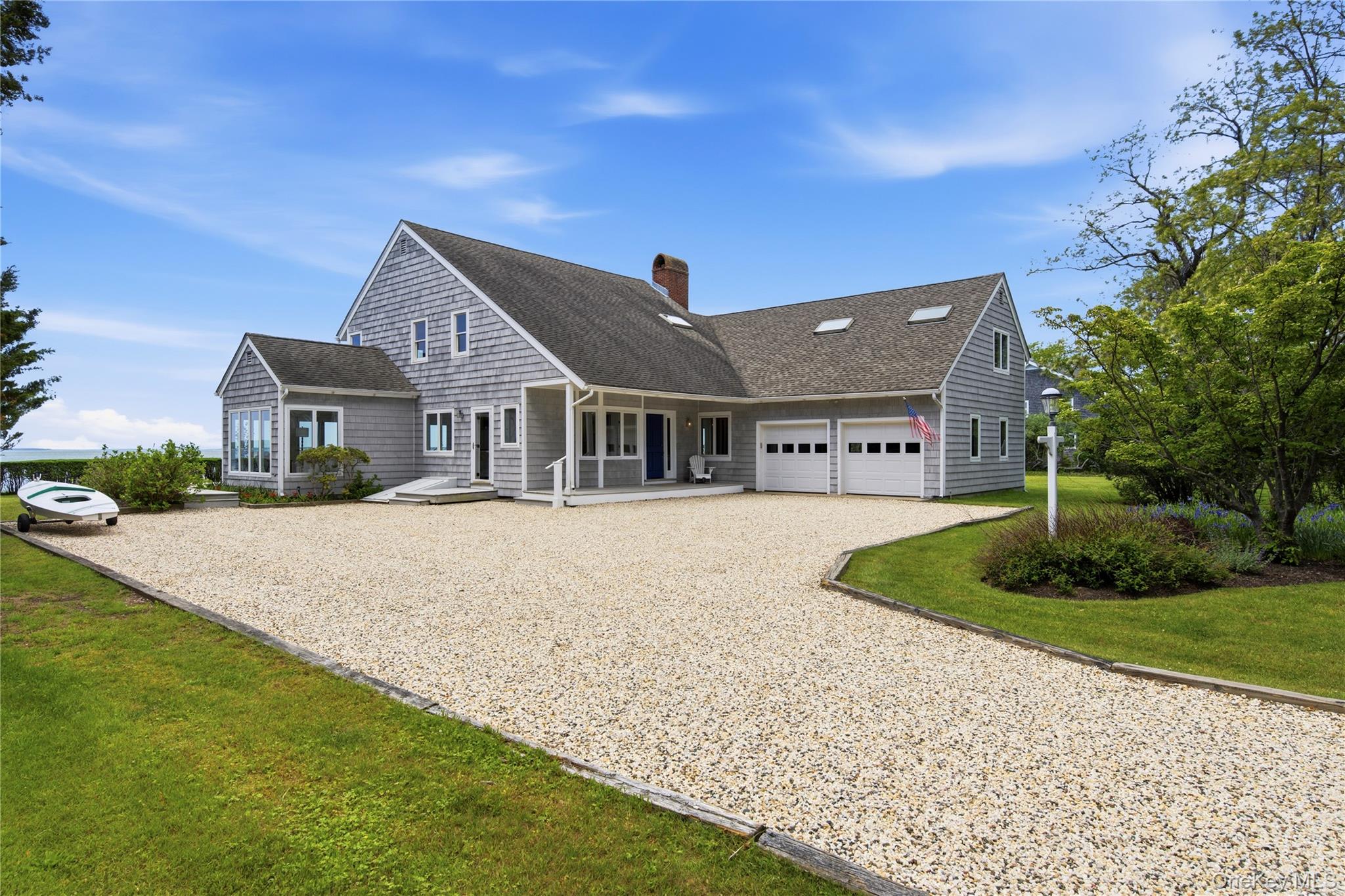 90 Peconic Avenue Property Photo 5