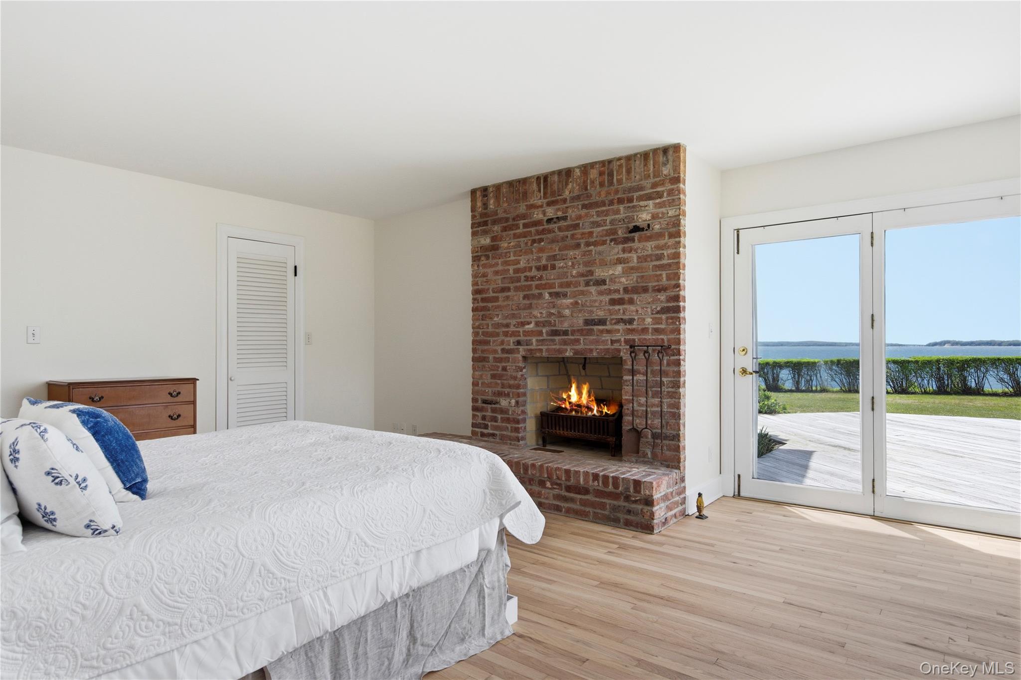 90 Peconic Avenue Property Photo 20