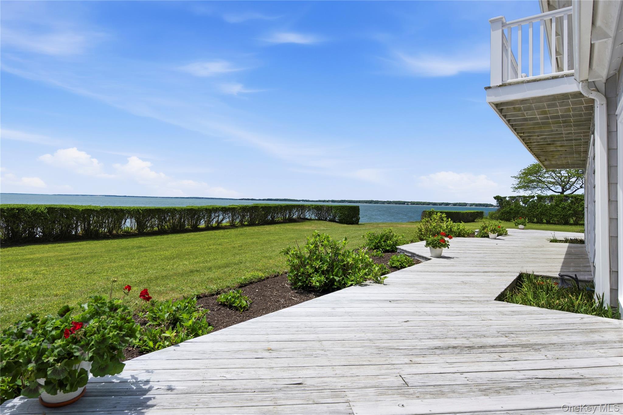 90 Peconic Avenue Property Photo 22