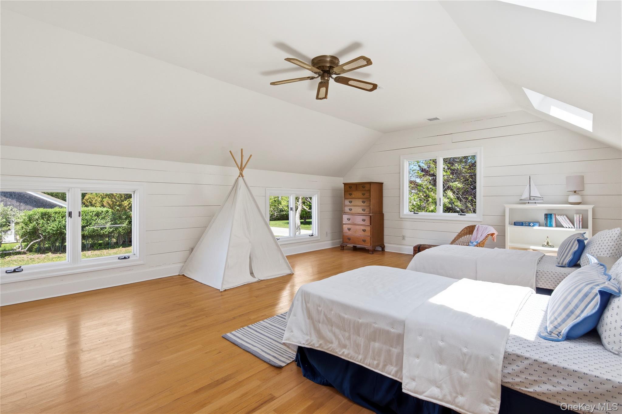 90 Peconic Avenue Property Photo 29