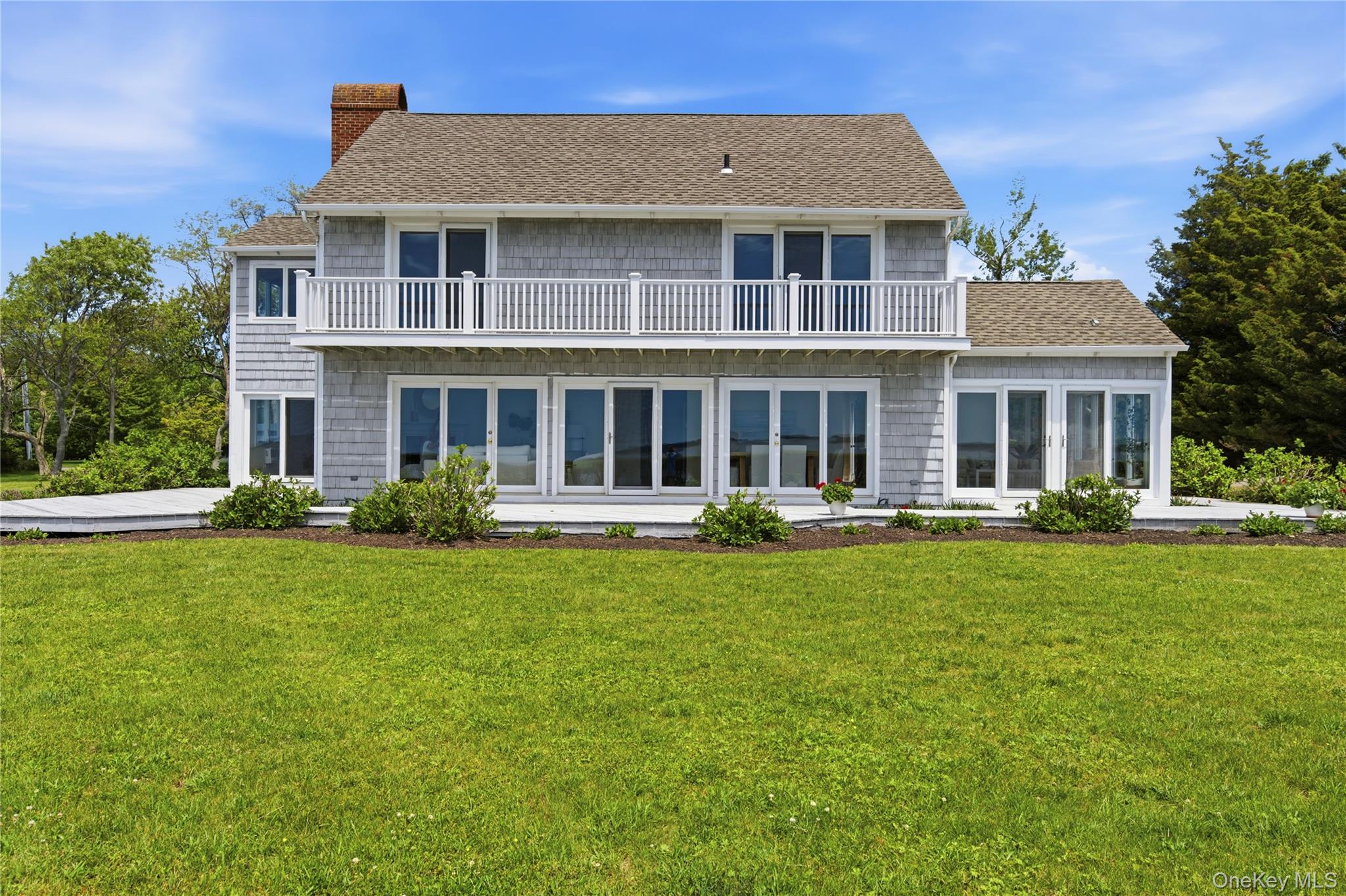 90 Peconic Avenue Property Photo 31