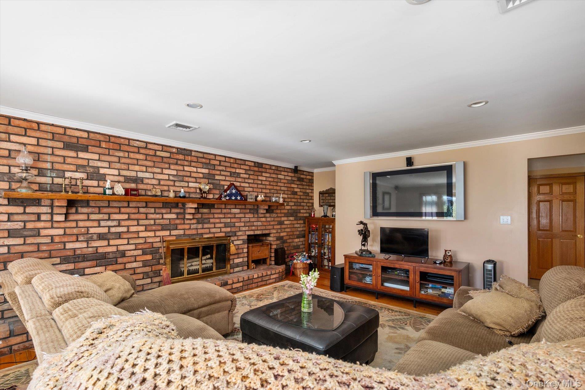 26 Quaker Lane Property Photo 16