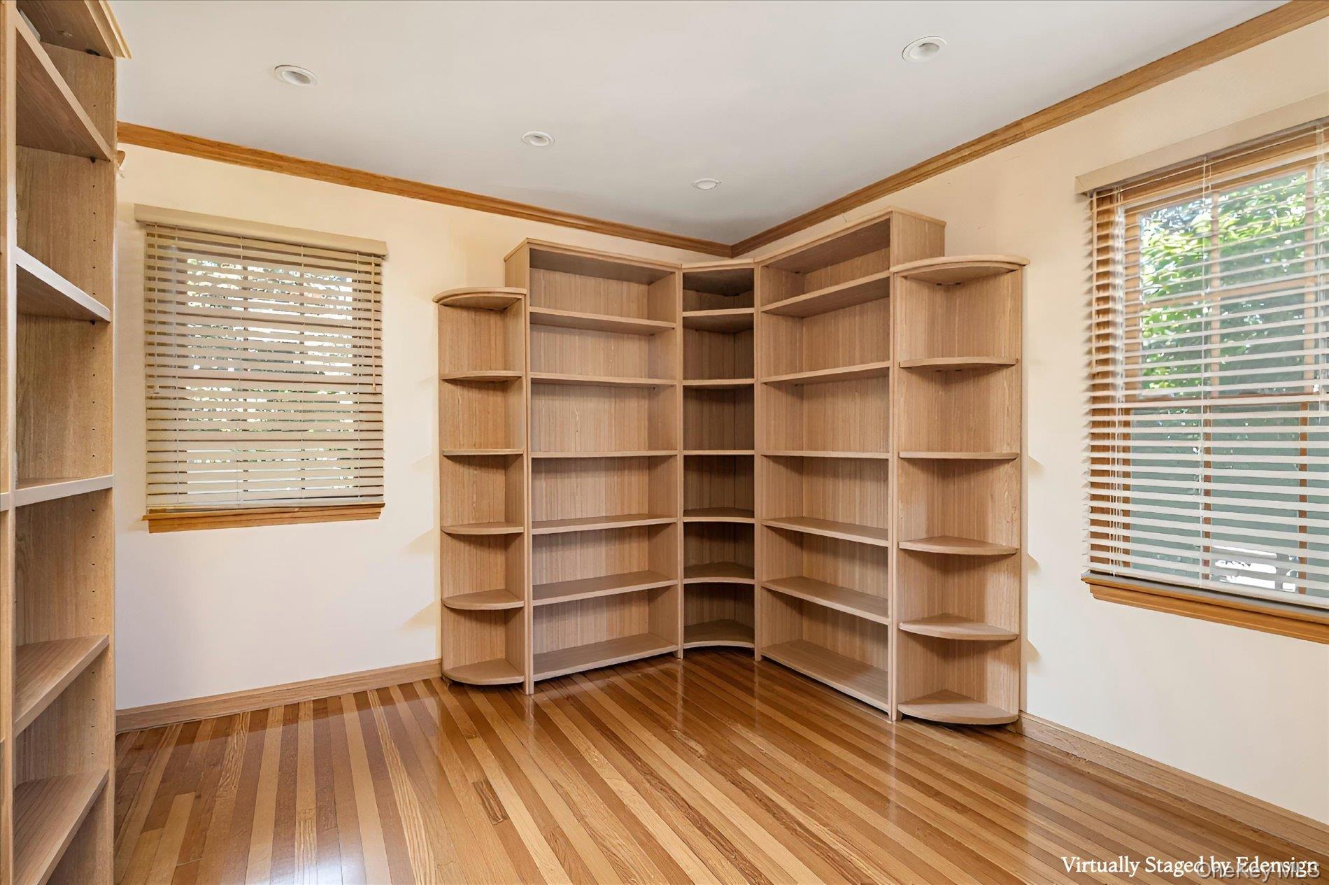 26 Quaker Lane Property Photo 19