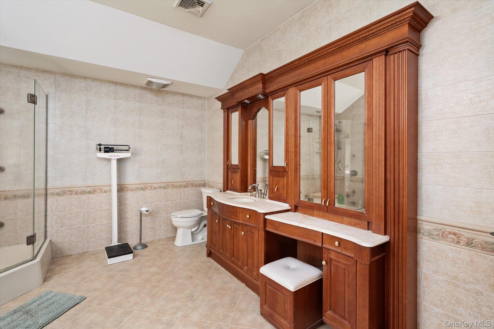 26 Quaker Lane Property Photo 25