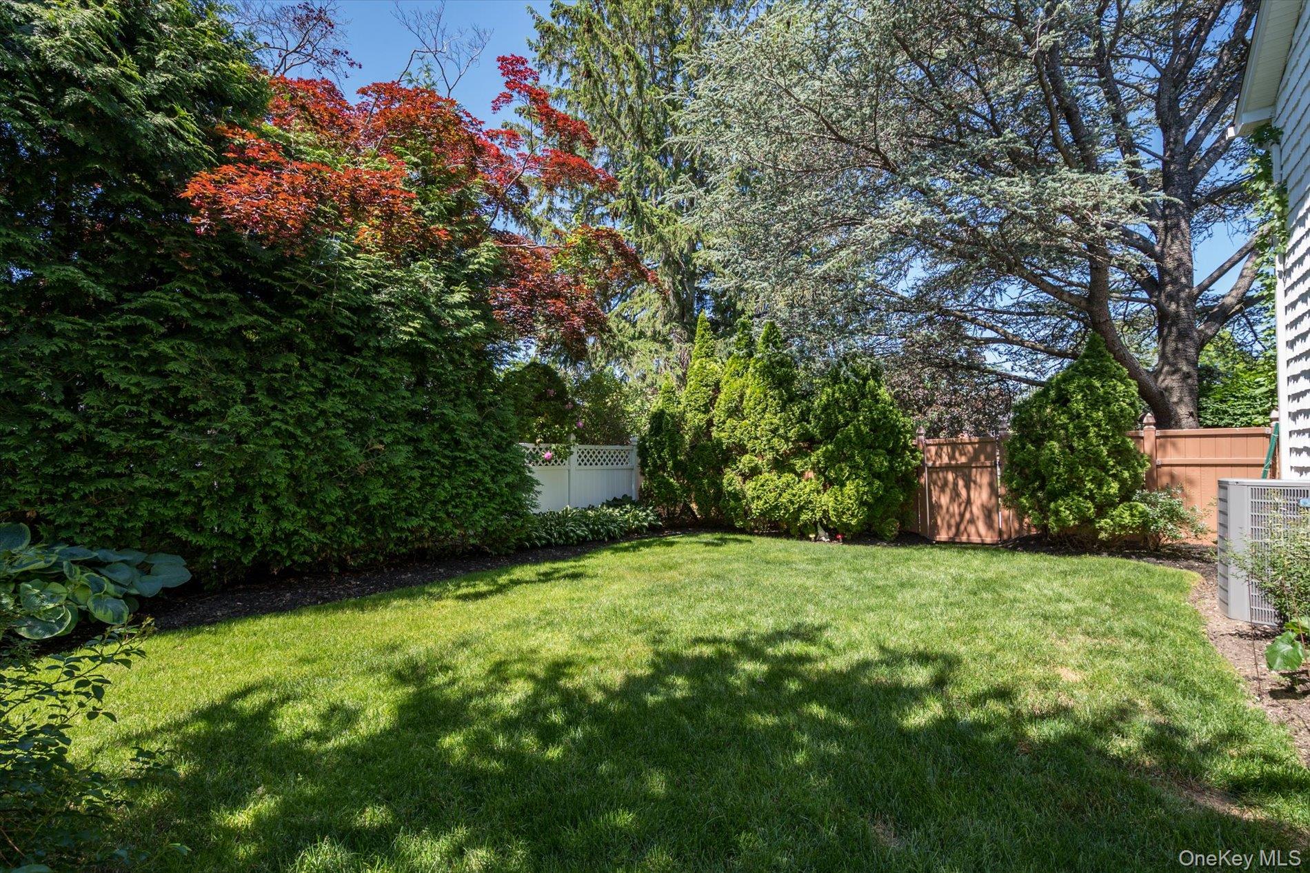 26 Quaker Lane Property Photo 29