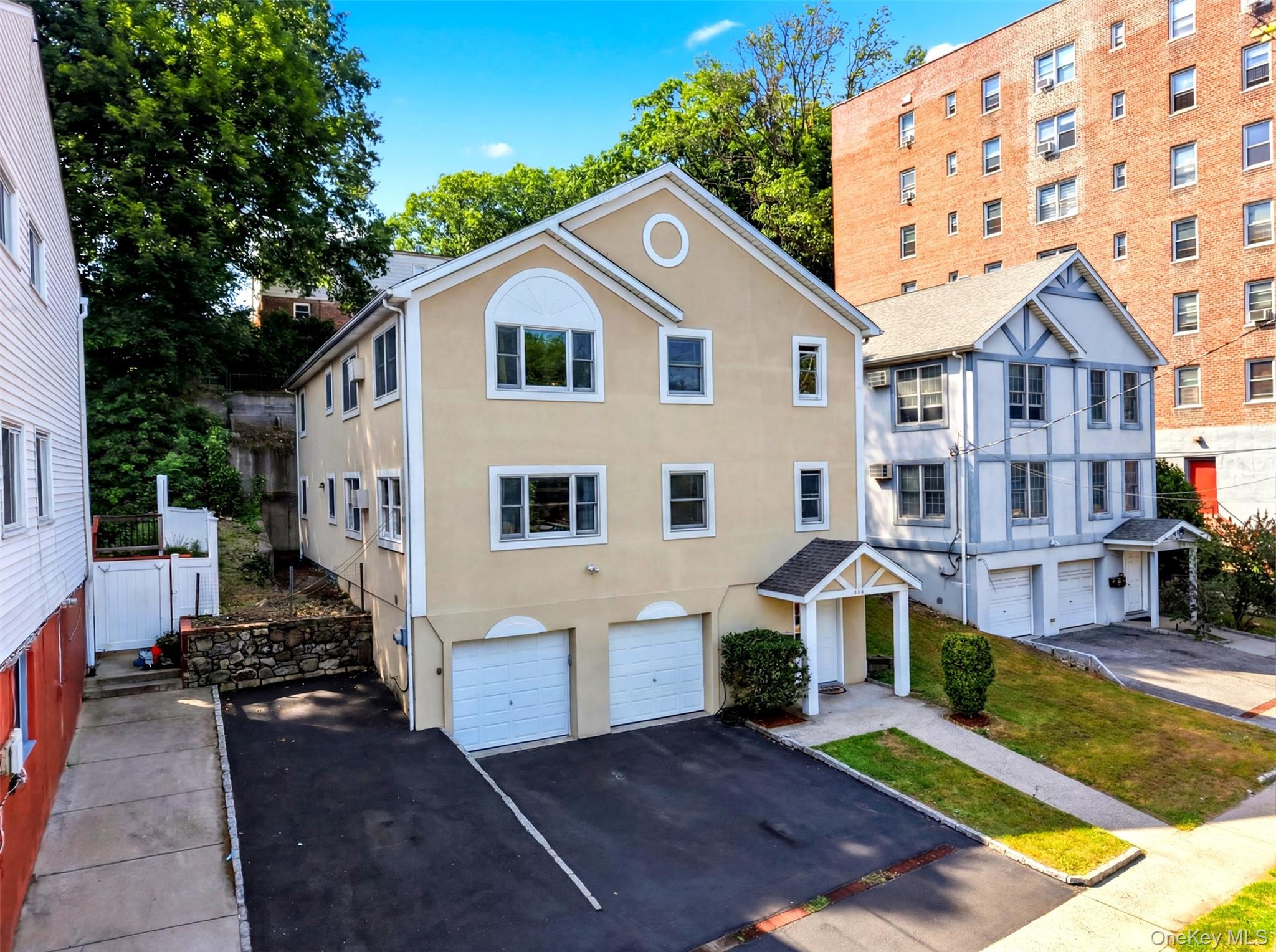 235 Bronx River Road Property Photo 1