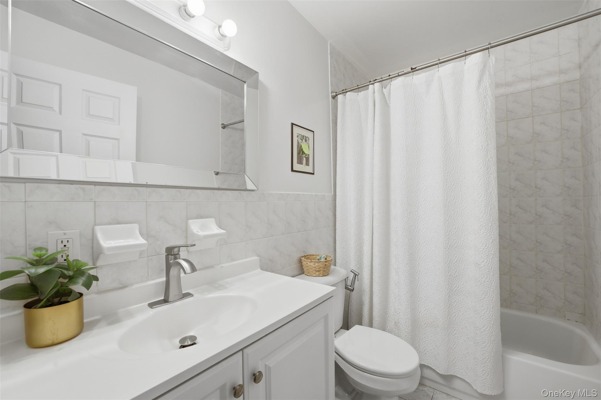 235 Bronx River Road Property Photo 16
