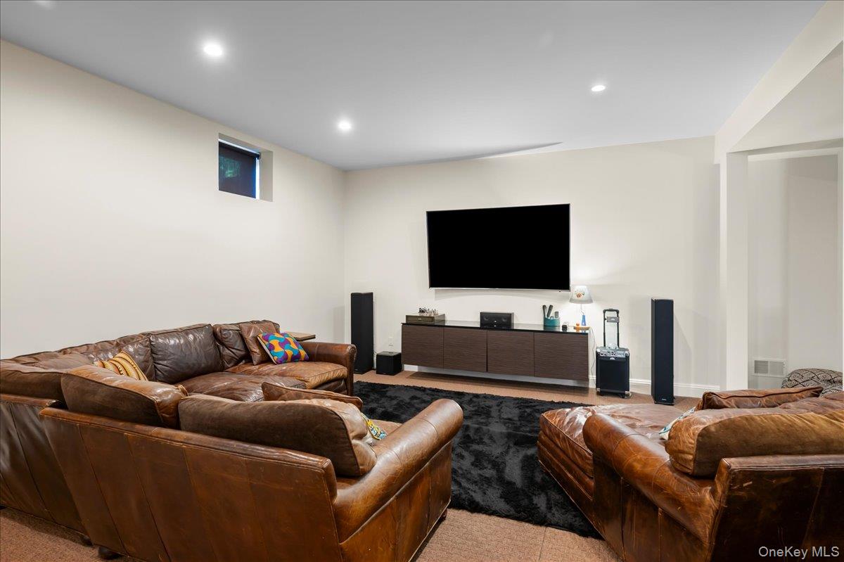 17 Riverton Drive Property Photo 40