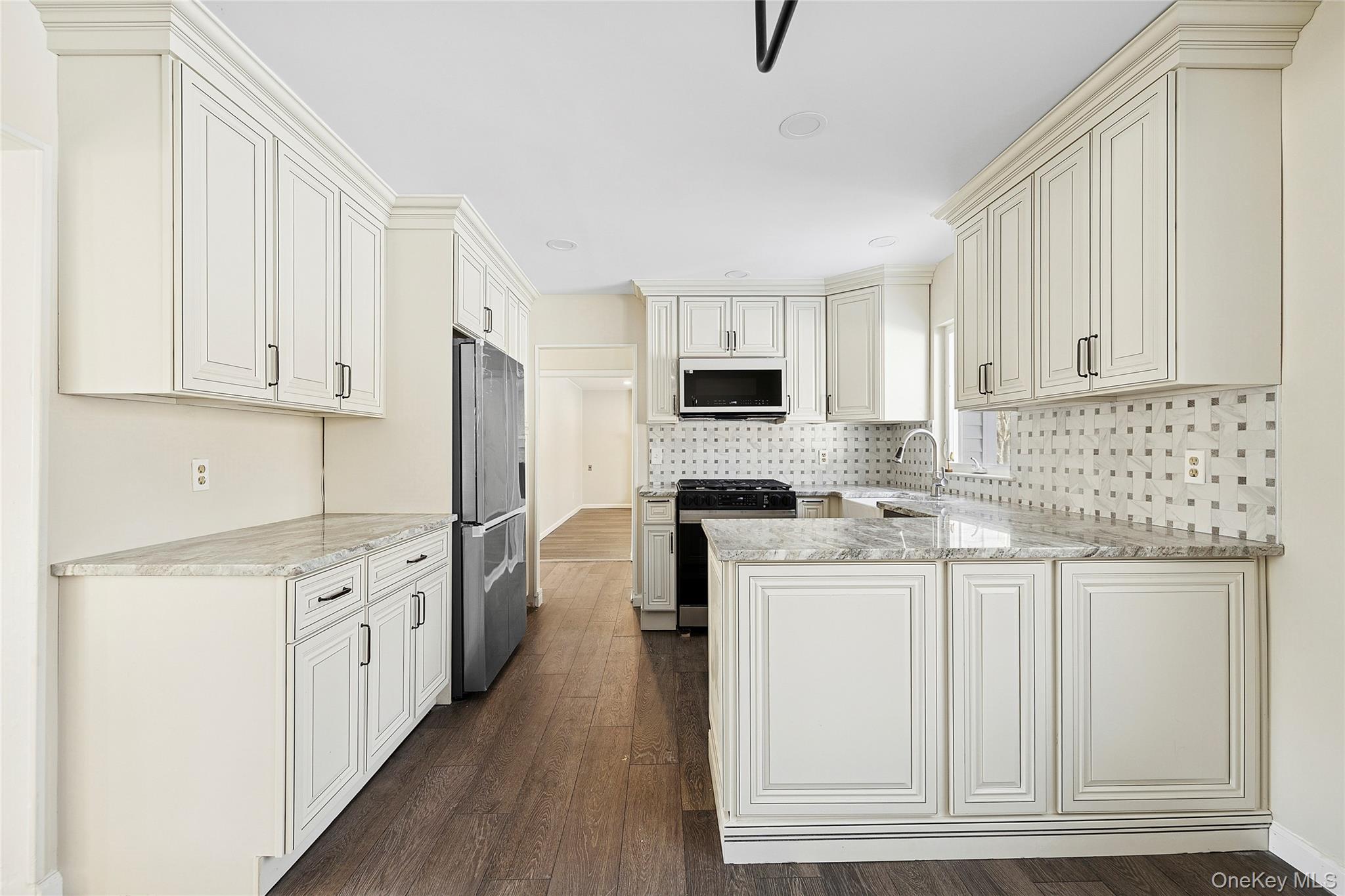 17 Montclair Street Property Photo 15