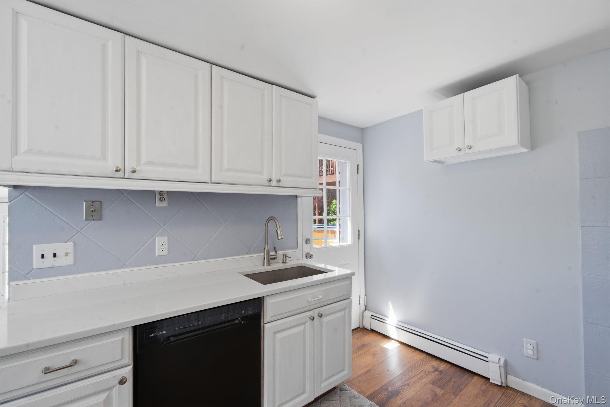 612 Blue Point Road Property Photo 9