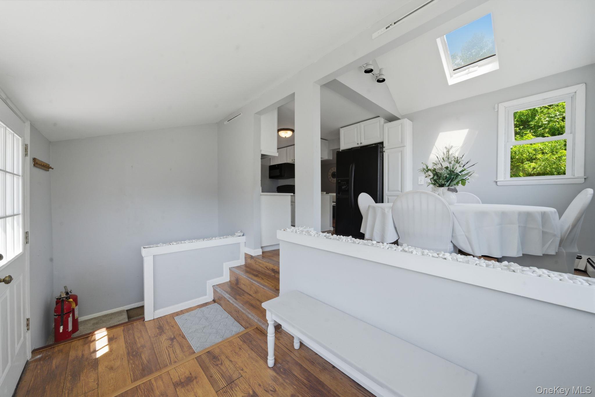 612 Blue Point Road Property Photo 11