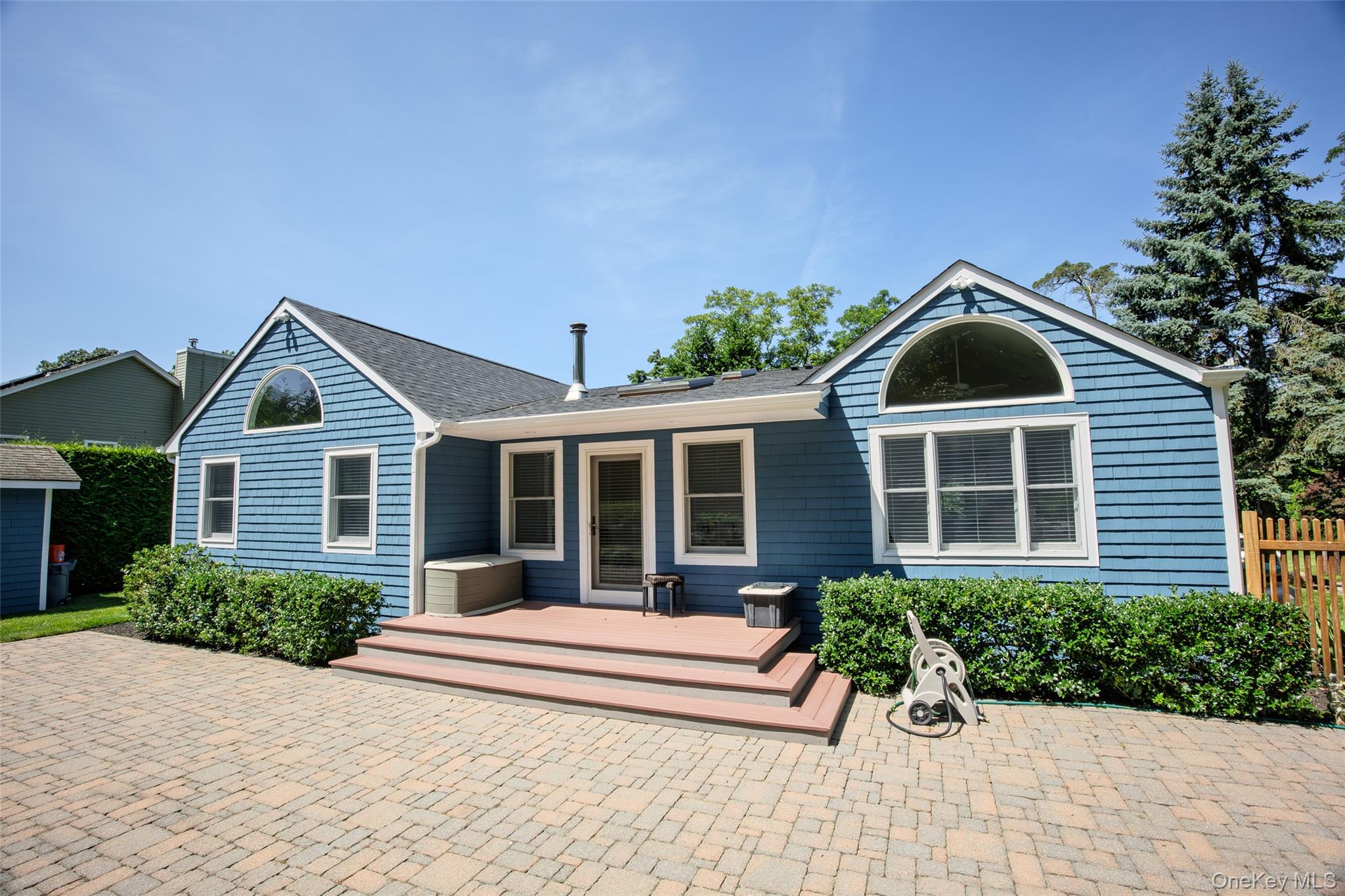 5 Soundview Drive Property Photo 4