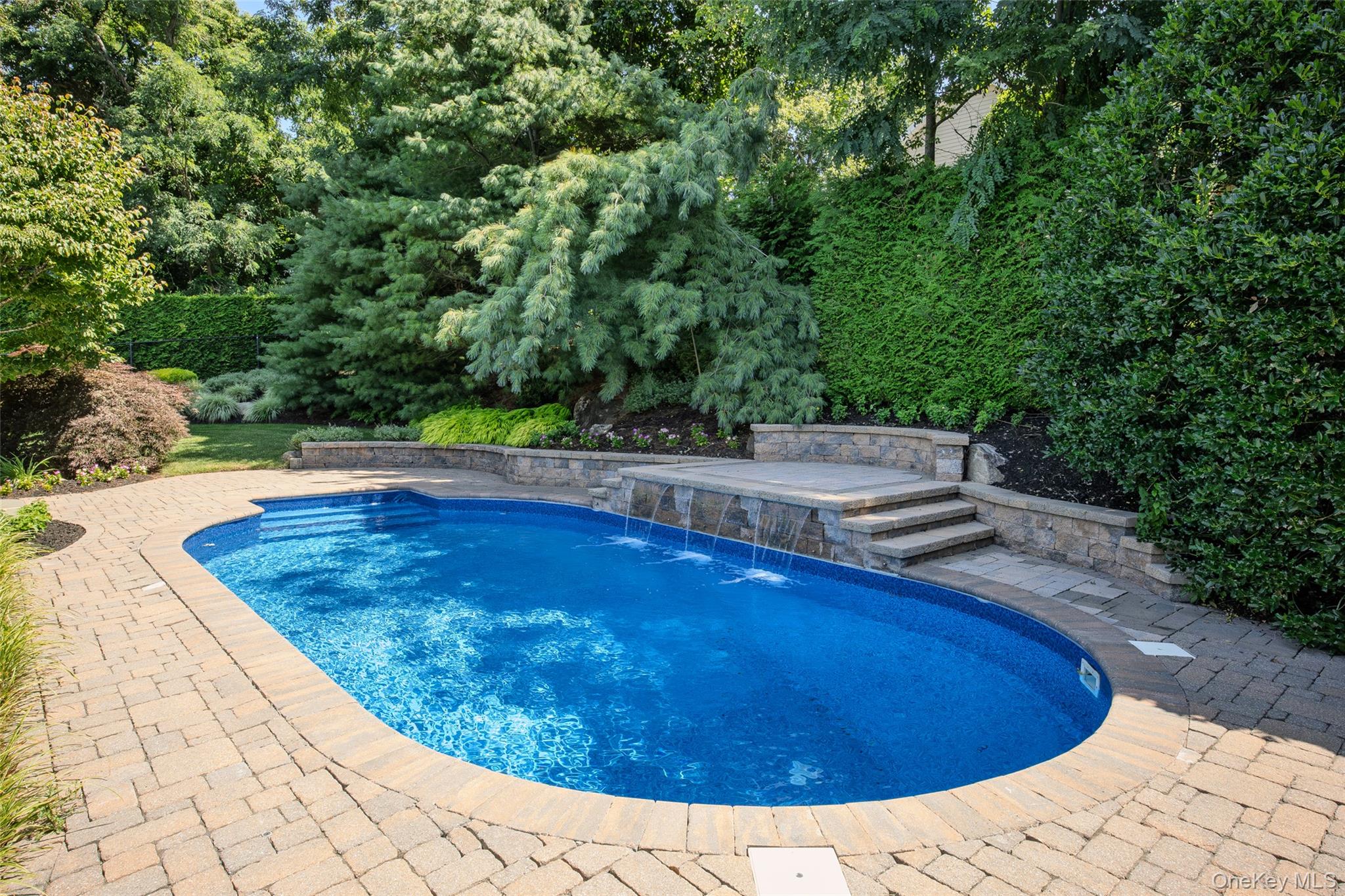 5 Soundview Drive Property Photo 10