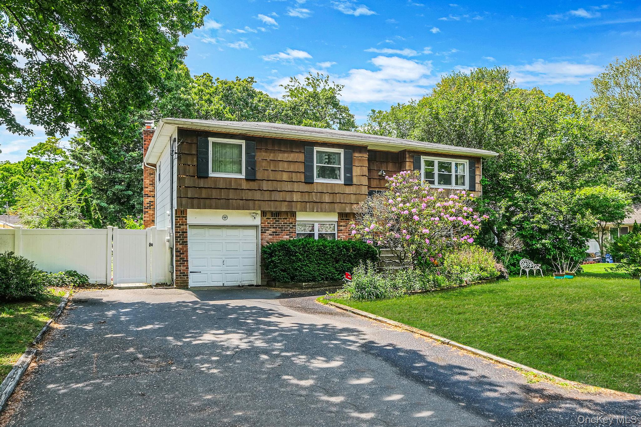 4 Dogwood Avenue Property Photo 1