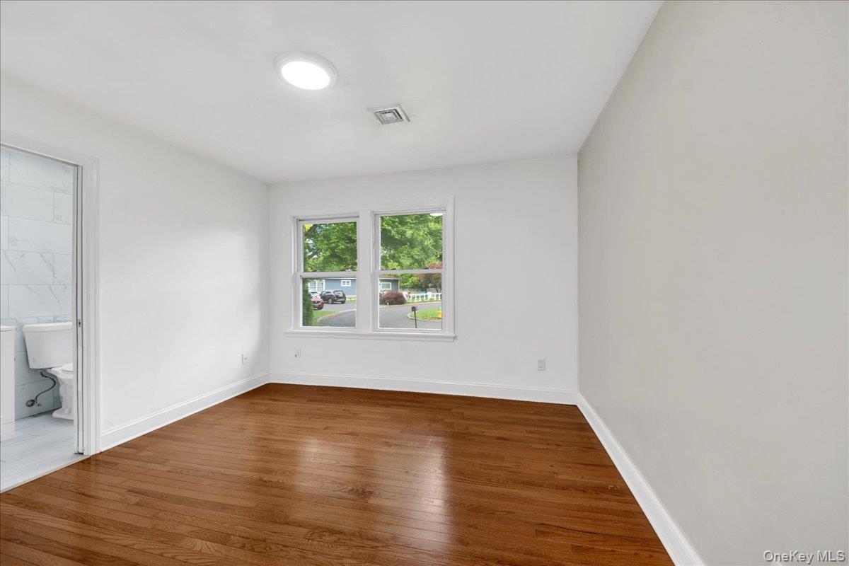 9 Hillside Close Property Photo 2