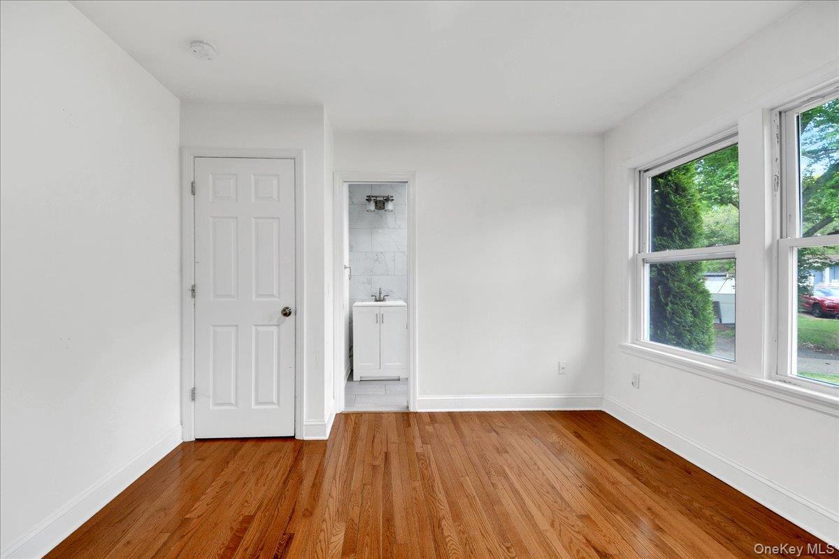 9 Hillside Close Property Photo 3