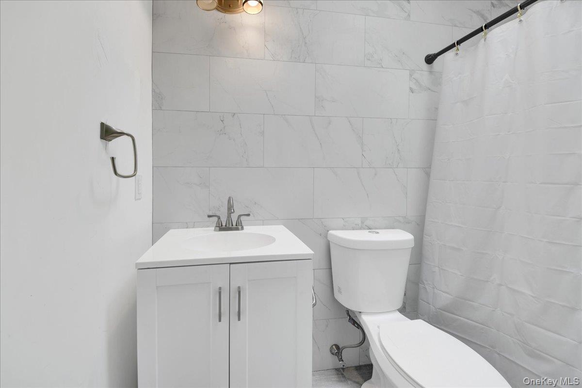 9 Hillside Close Property Photo 6