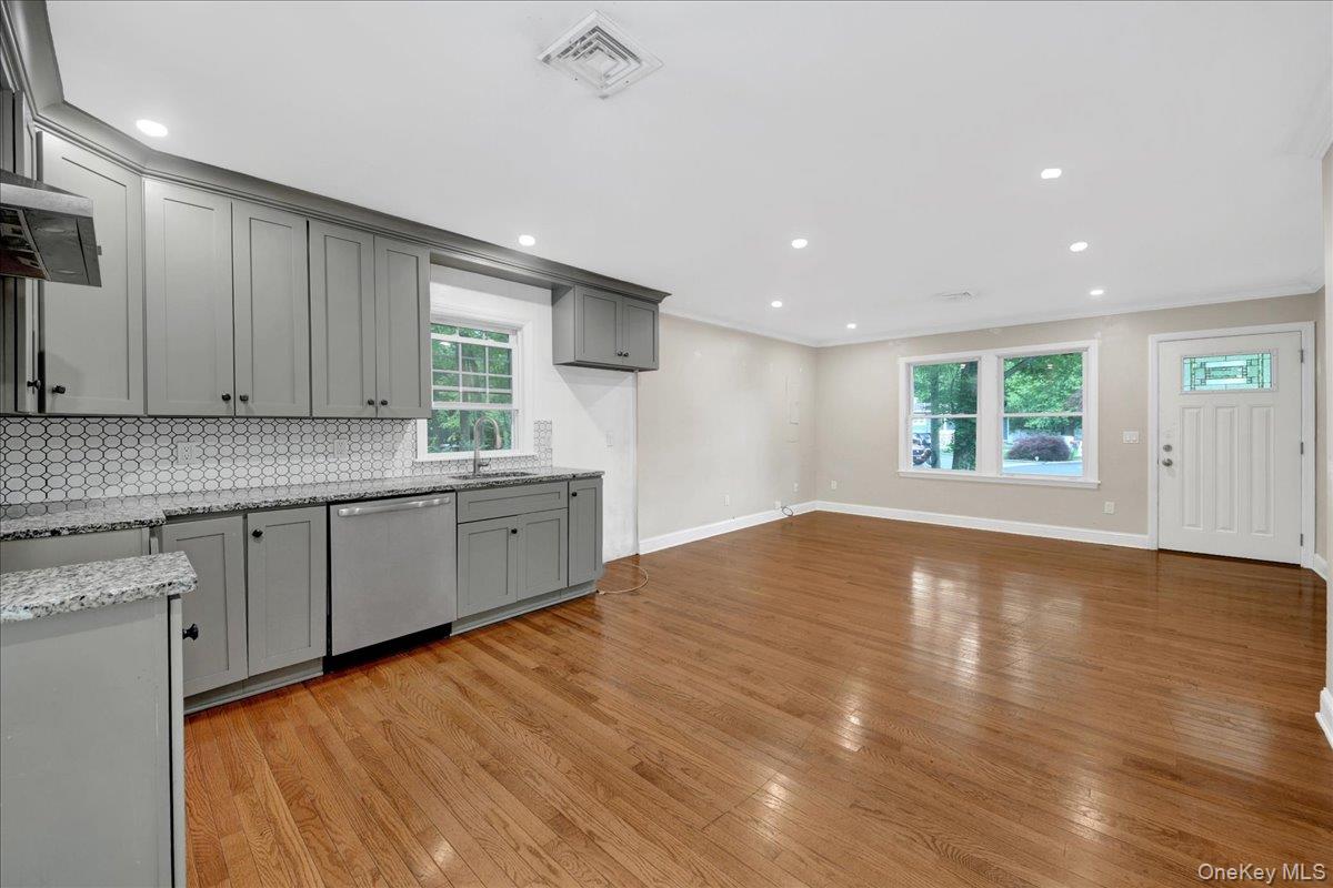 9 Hillside Close Property Photo 15