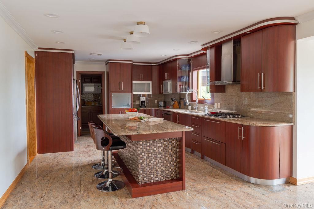 113 Airport Road Property Photo 4