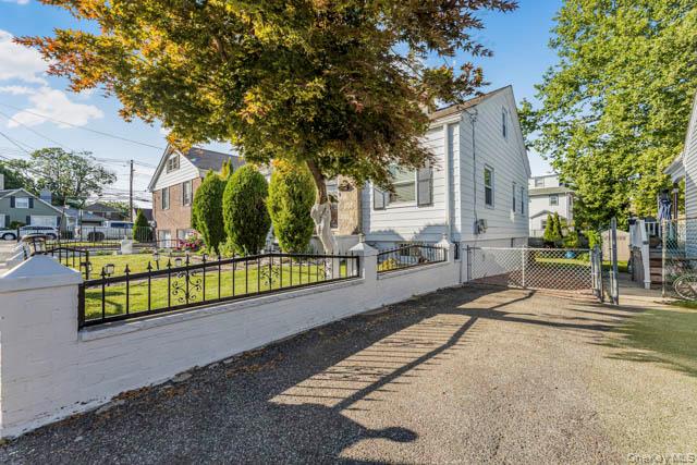 39 Nile Street Property Photo 5