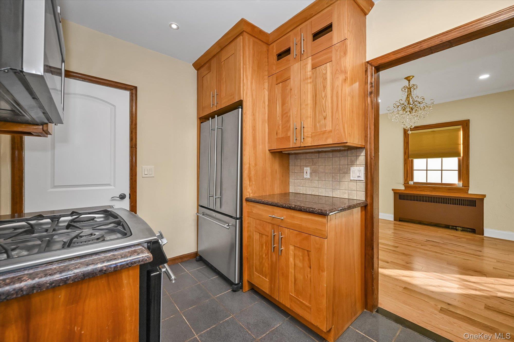 85-11 Eton Street Property Photo 7