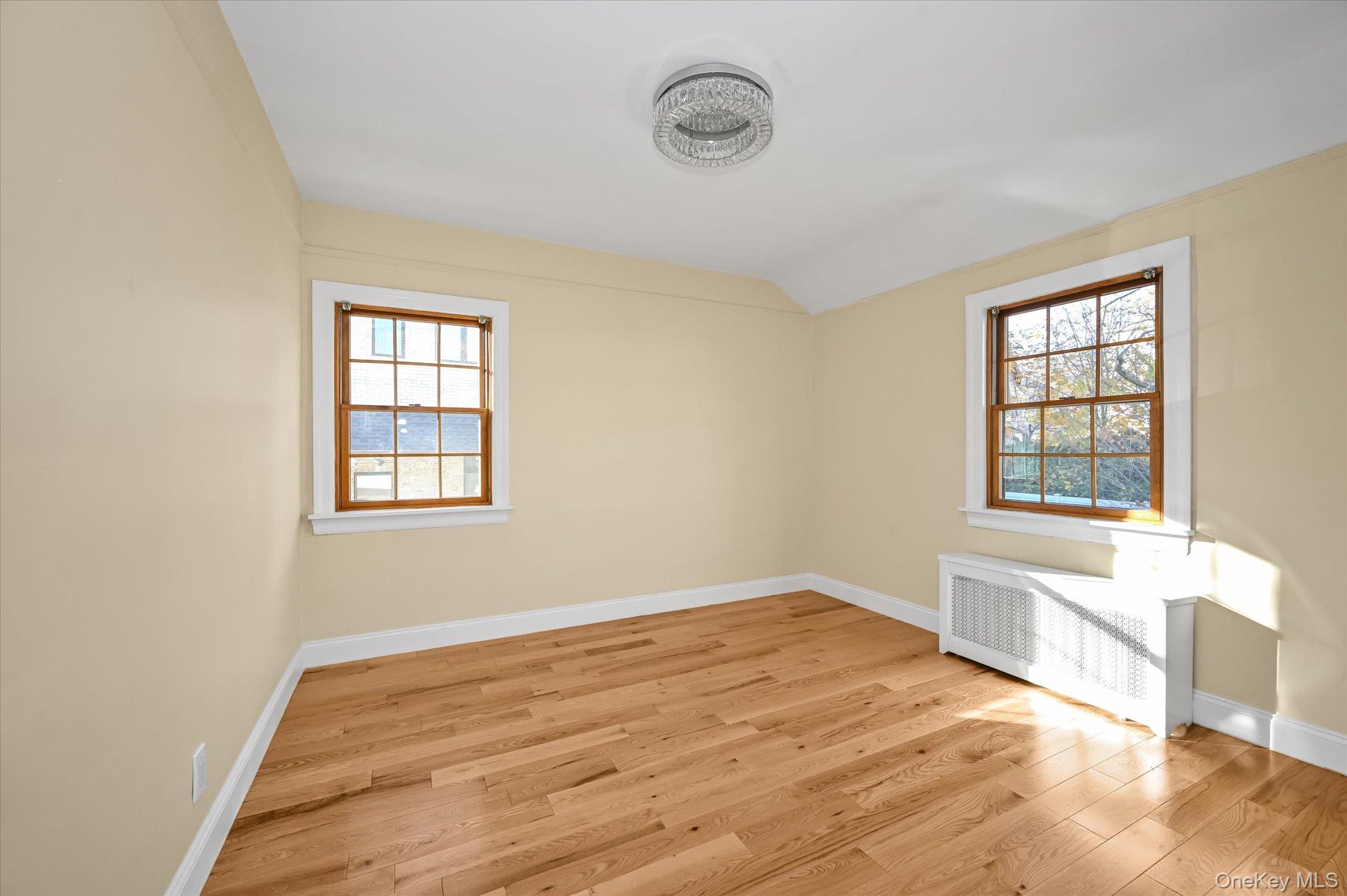 85-11 Eton Street Property Photo 10