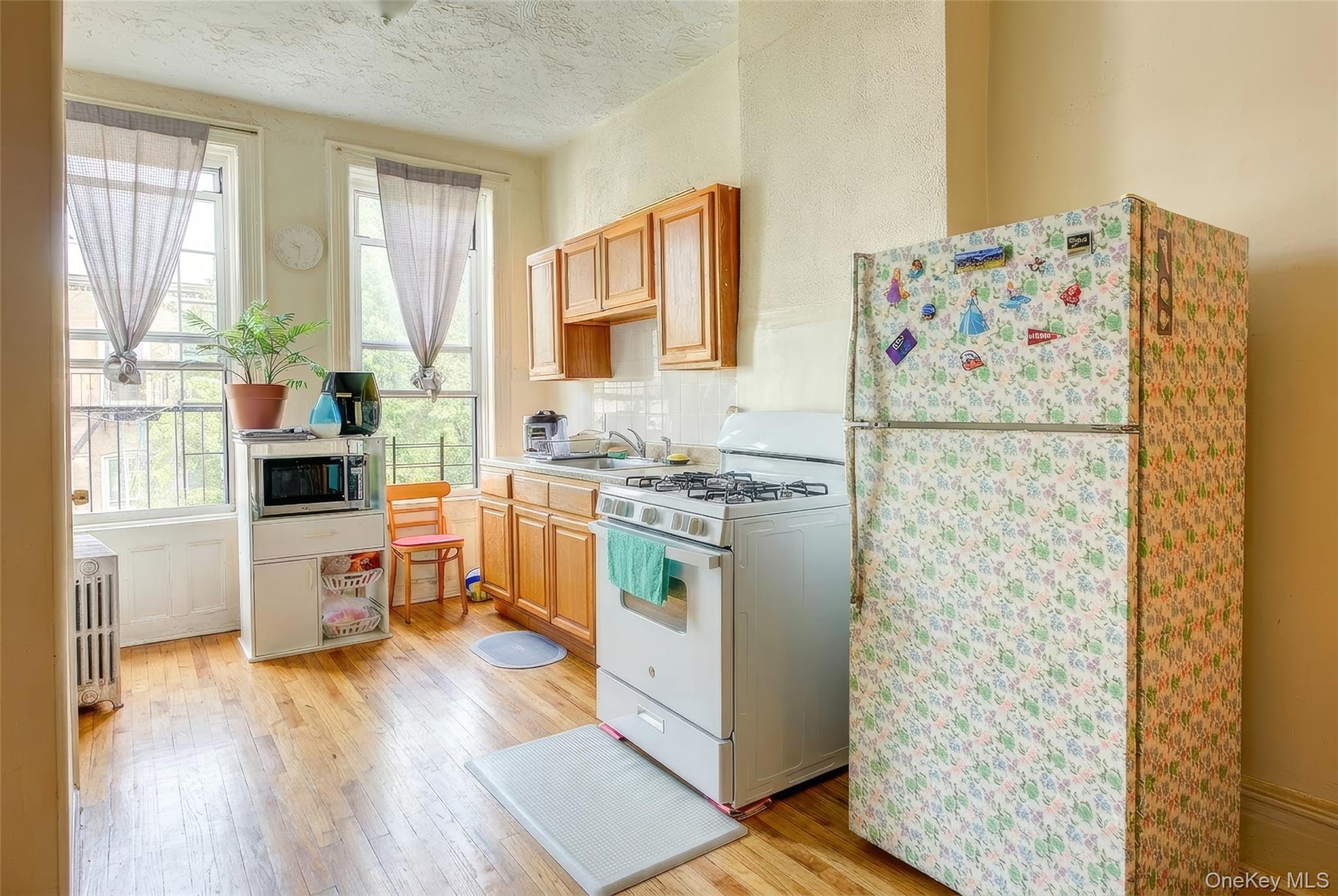 1718 Himrod Street Property Photo 4