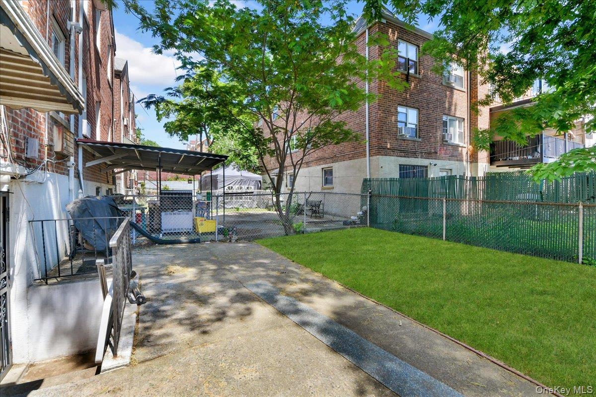932 Neill Avenue Property Photo 3