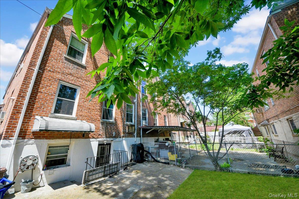 932 Neill Avenue Property Photo 4