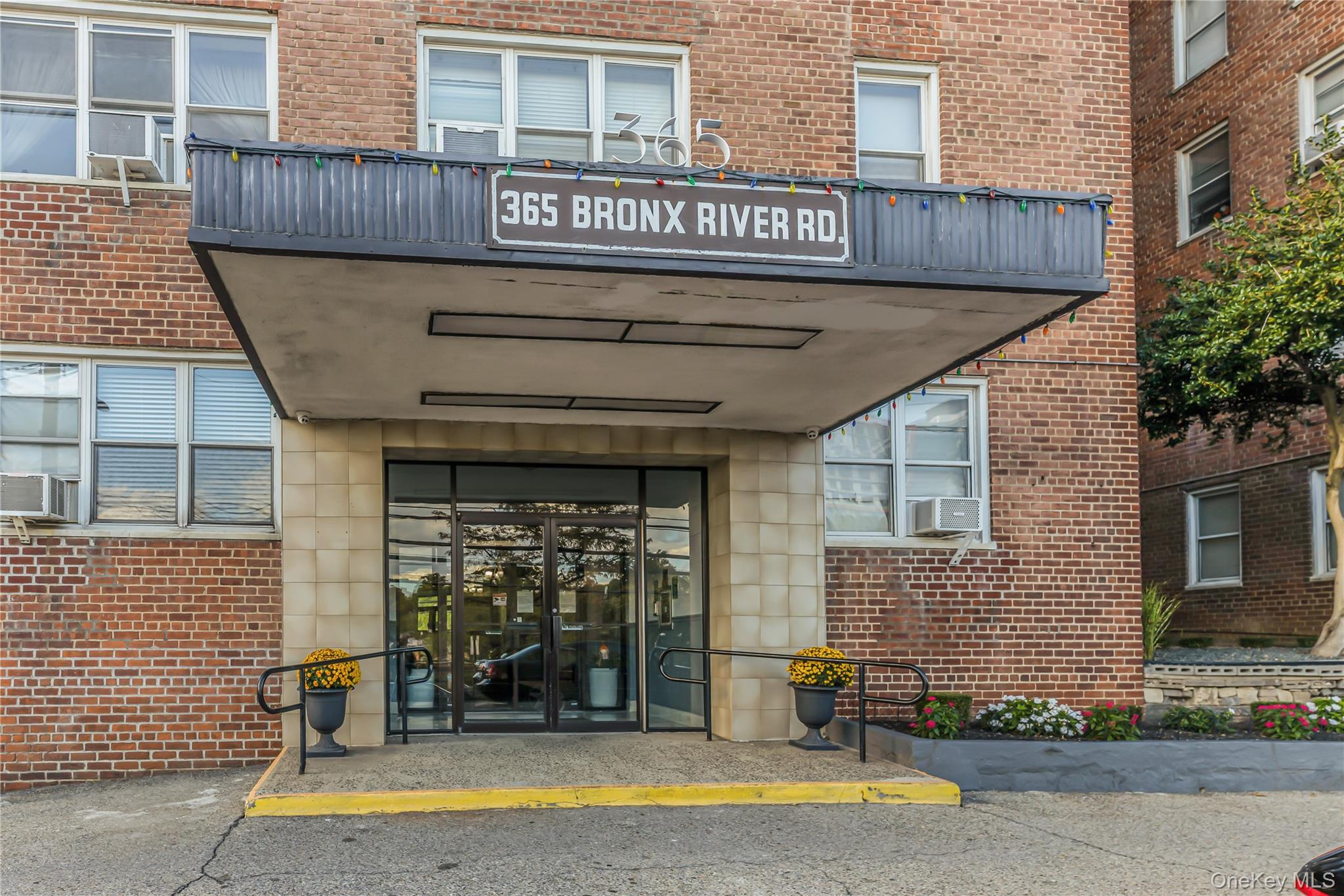 365 Bronx River Road 6c Property Photo 12