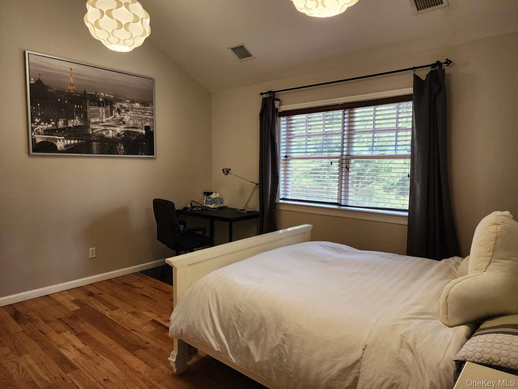 1259 N Country Road Property Photo 8
