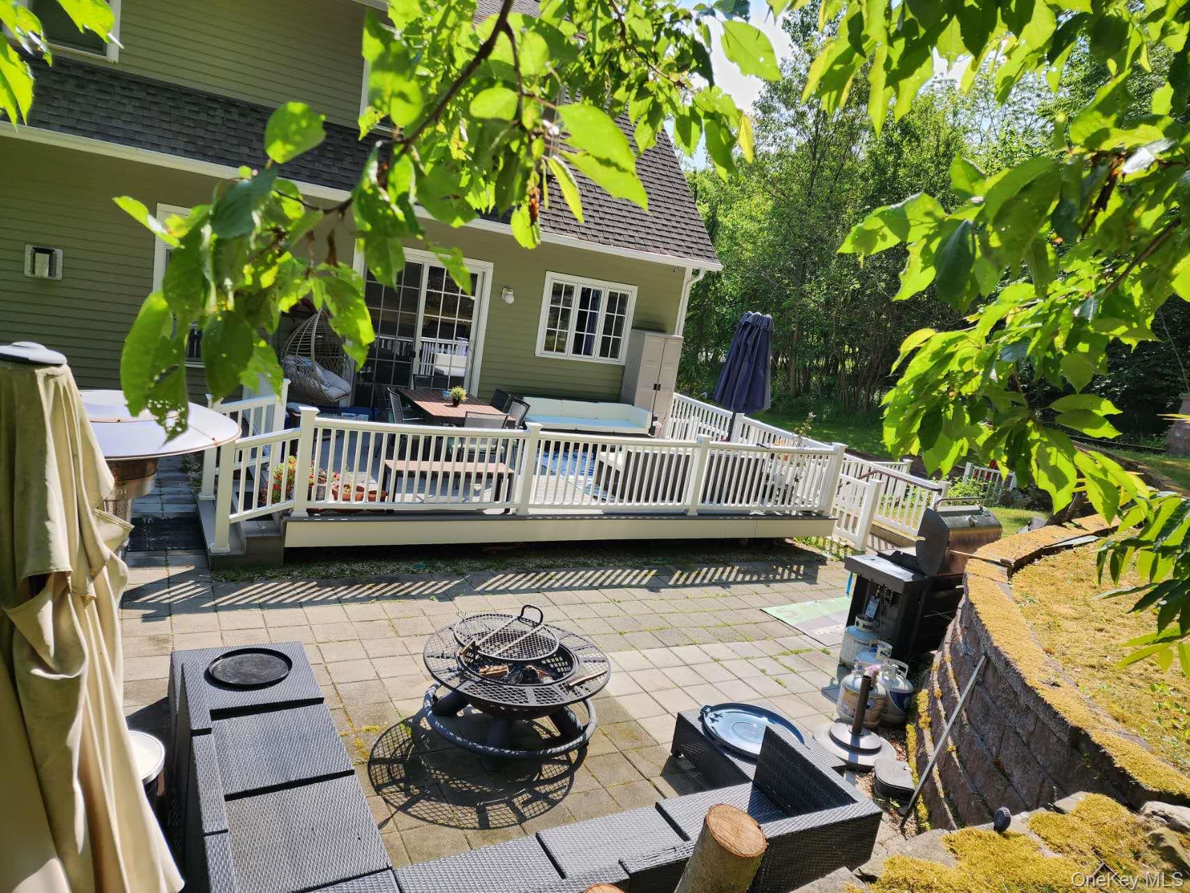 1259 N Country Road Property Photo 9