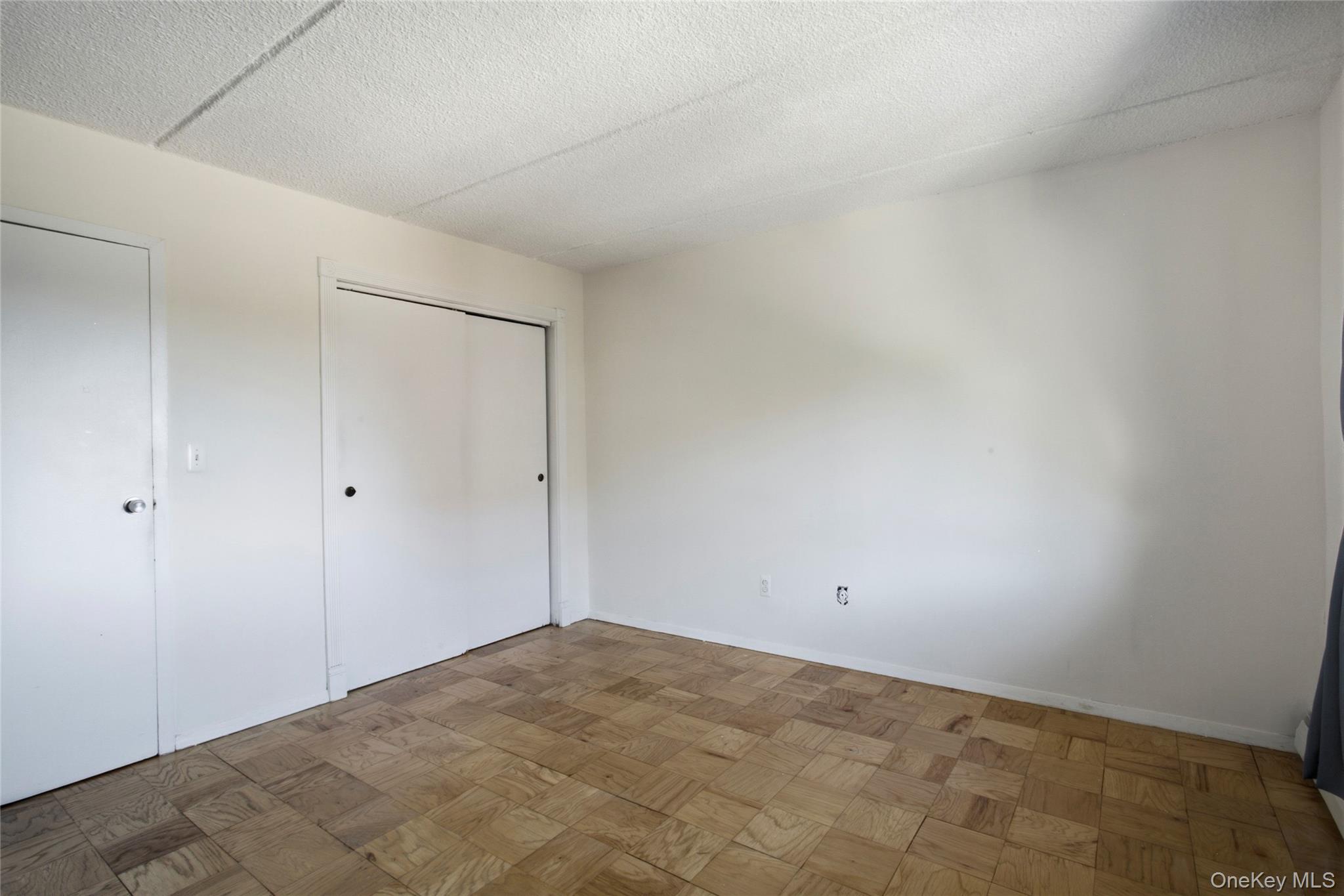 687 Bronx River Road 6c Property Photo 11