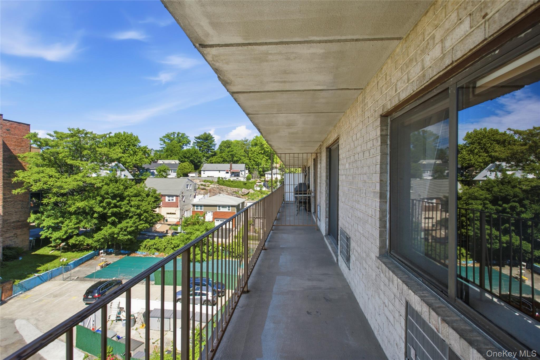 687 Bronx River Road 6c Property Photo 14