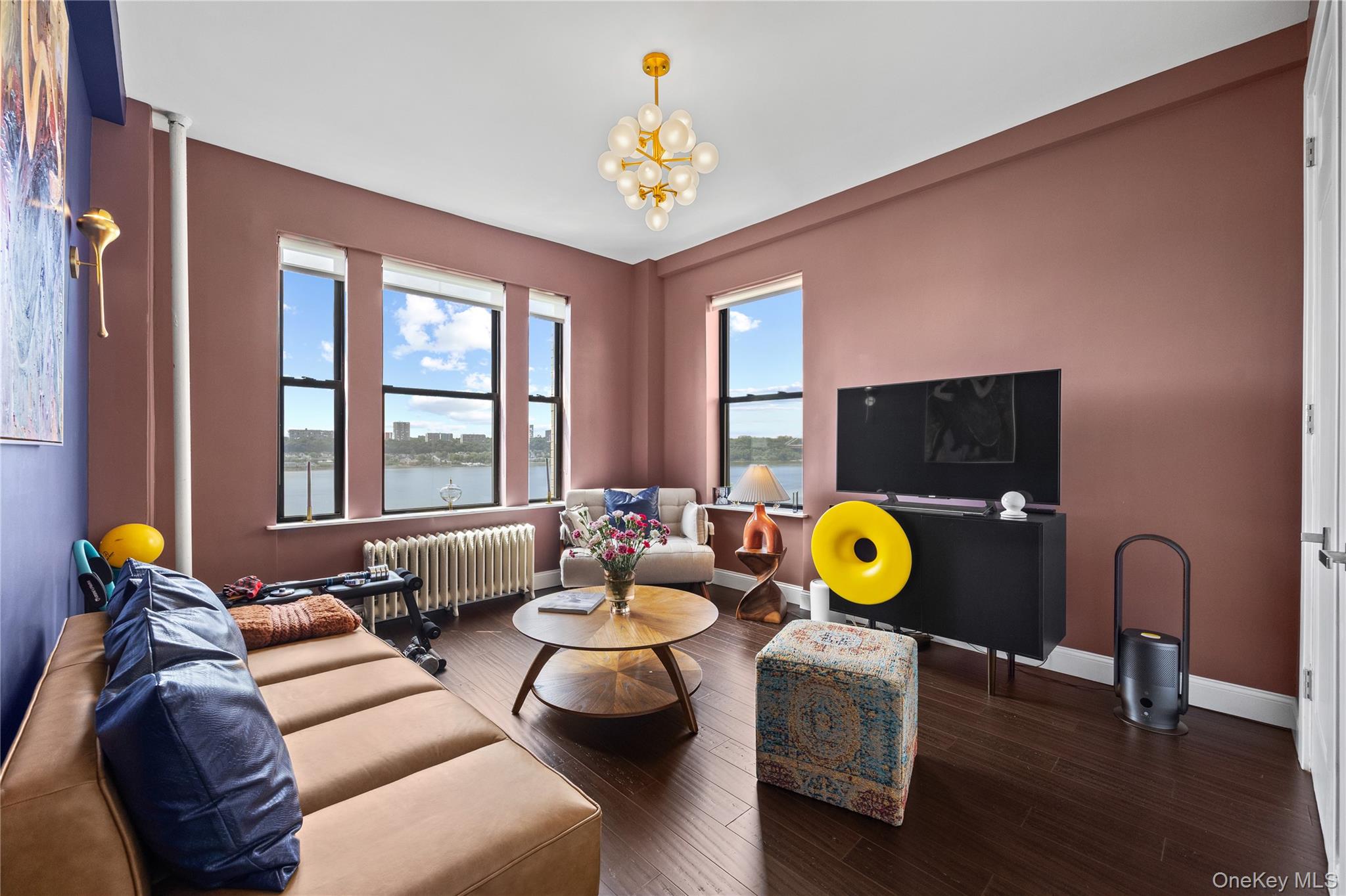 725 Riverside Drive 9c Property Photo 1