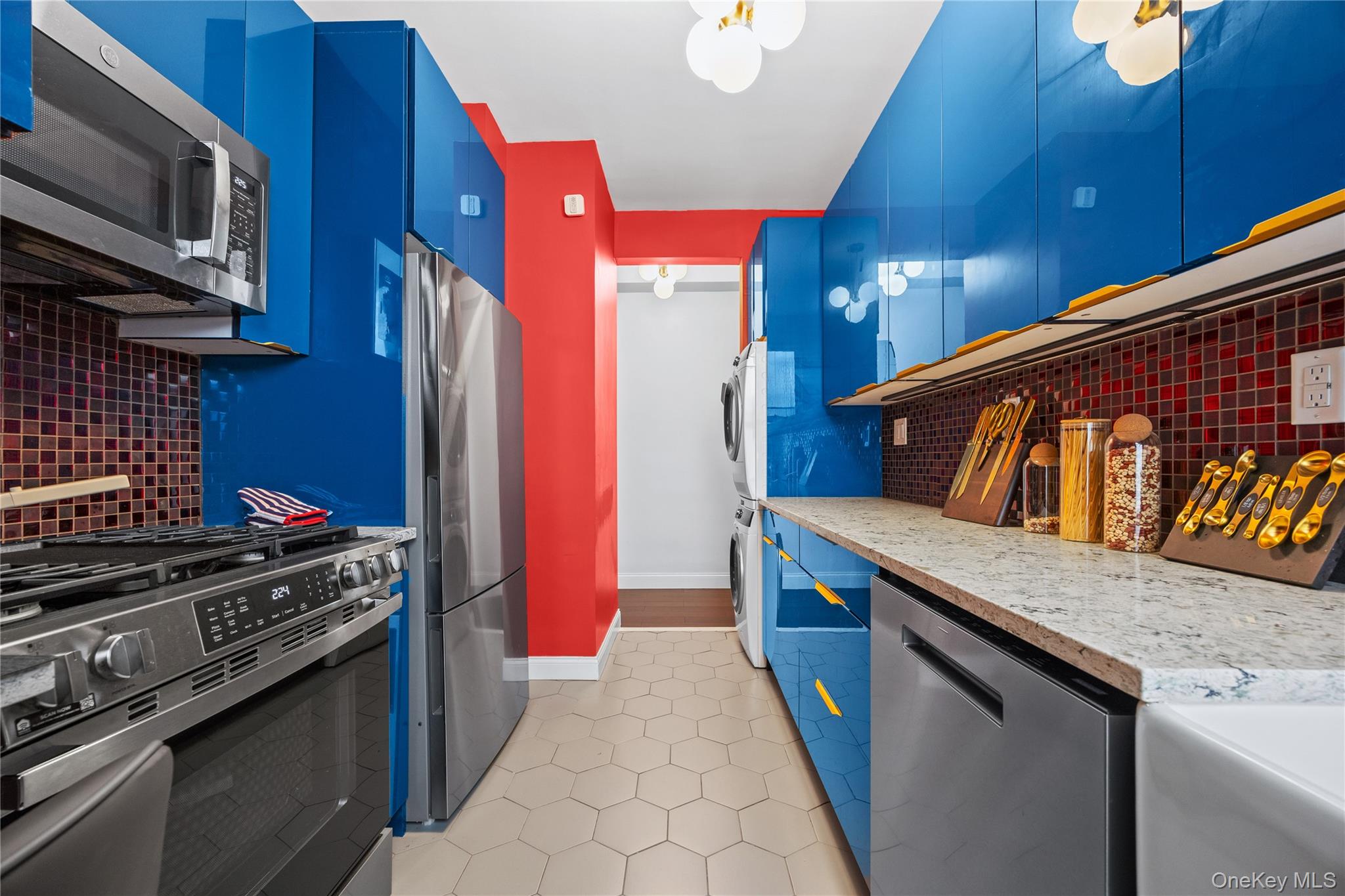 725 Riverside Drive 9c Property Photo 8