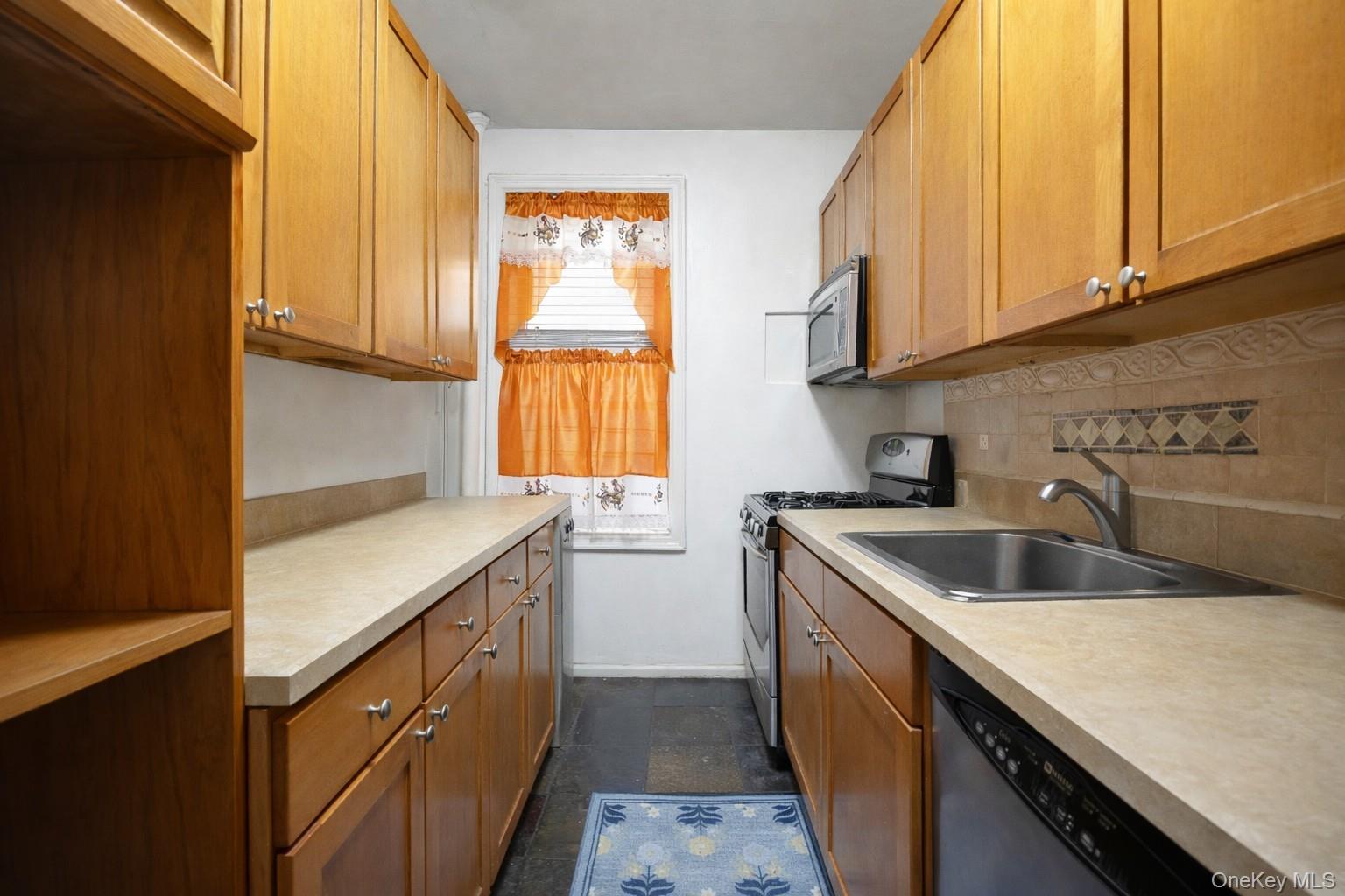 2166 Bronx Park 1f Property Photo 8