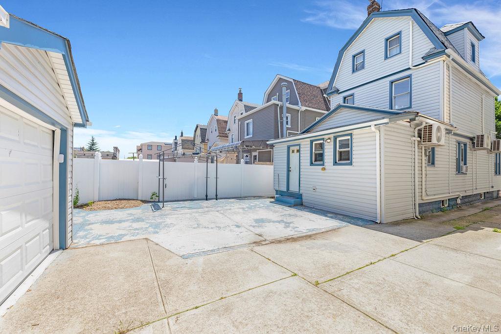 105-23 Remington Street Property Photo 18