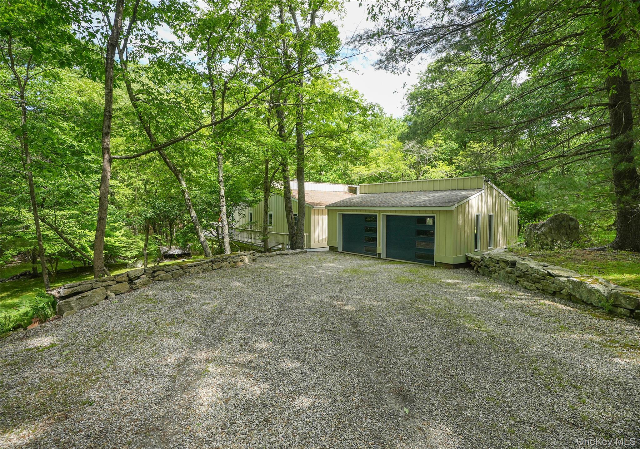 22 Peters Lane Property Photo 4