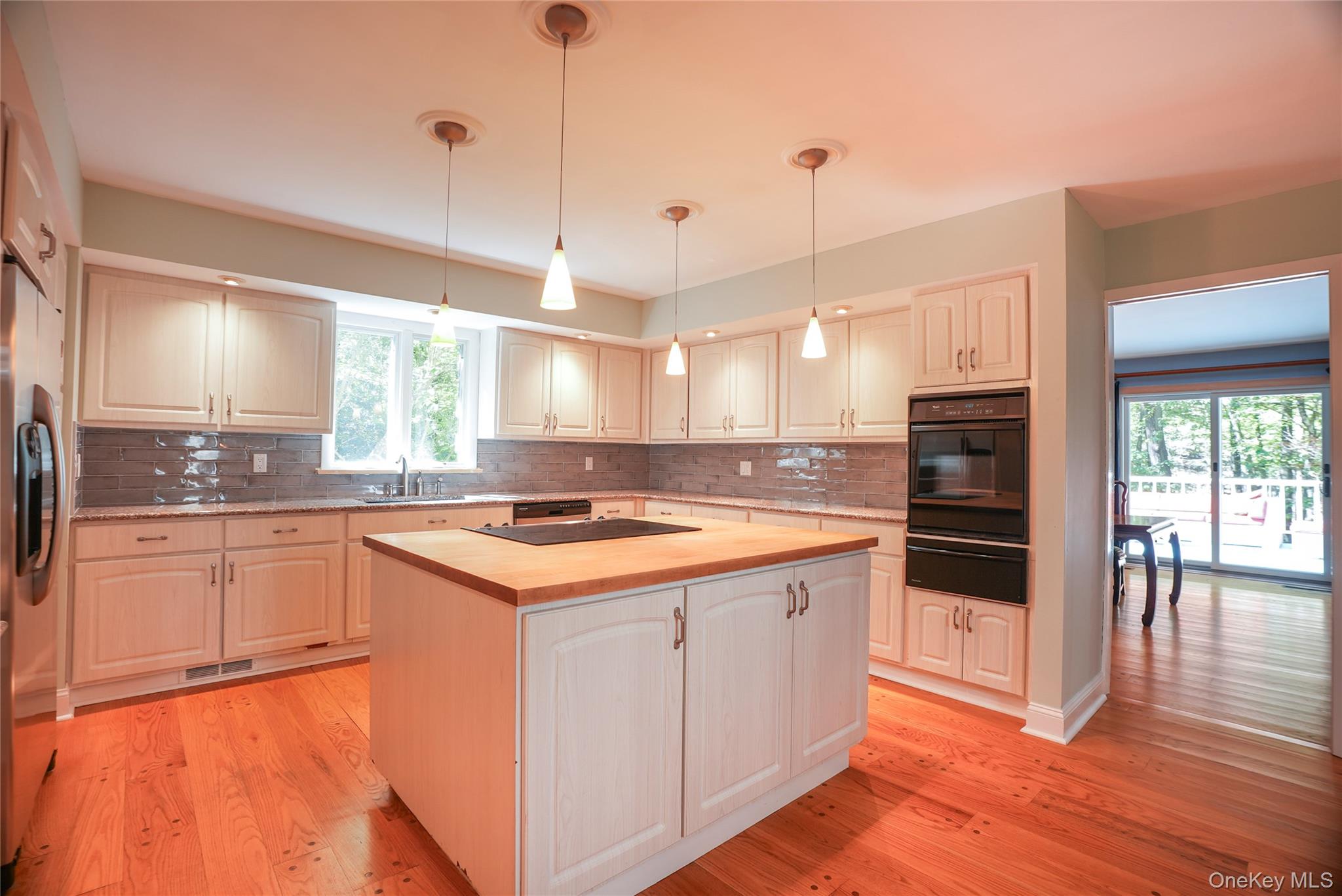 22 Peters Lane Property Photo 12