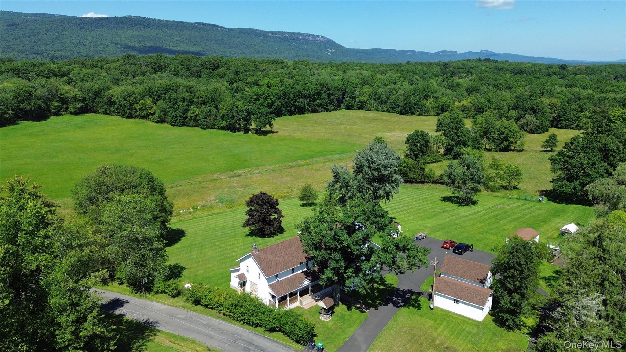4 Low Road Property Photo 1