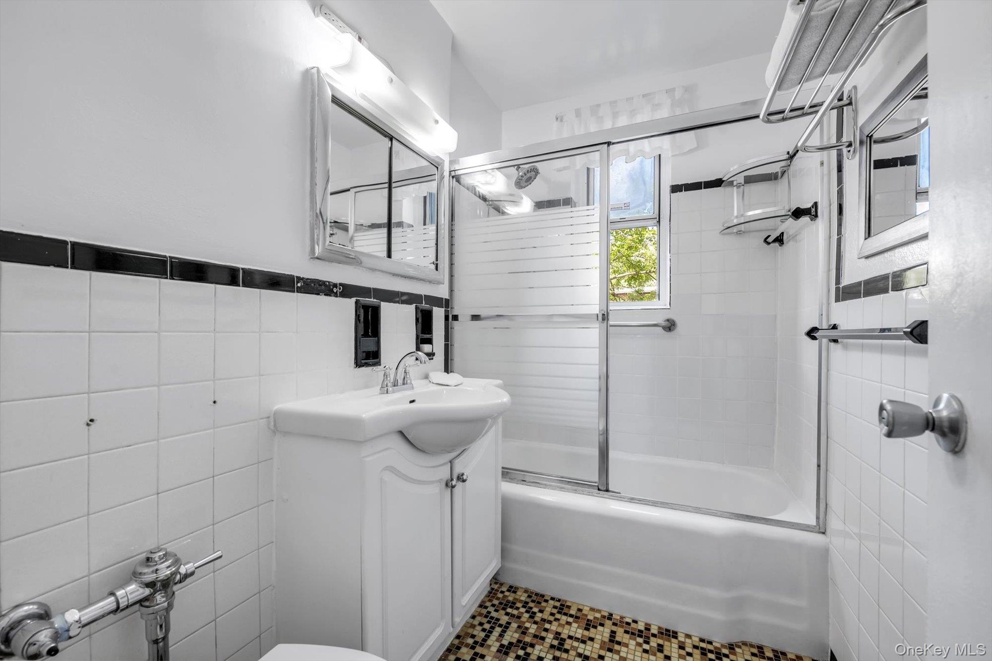150-15 79 Avenue 1a Property Photo 16