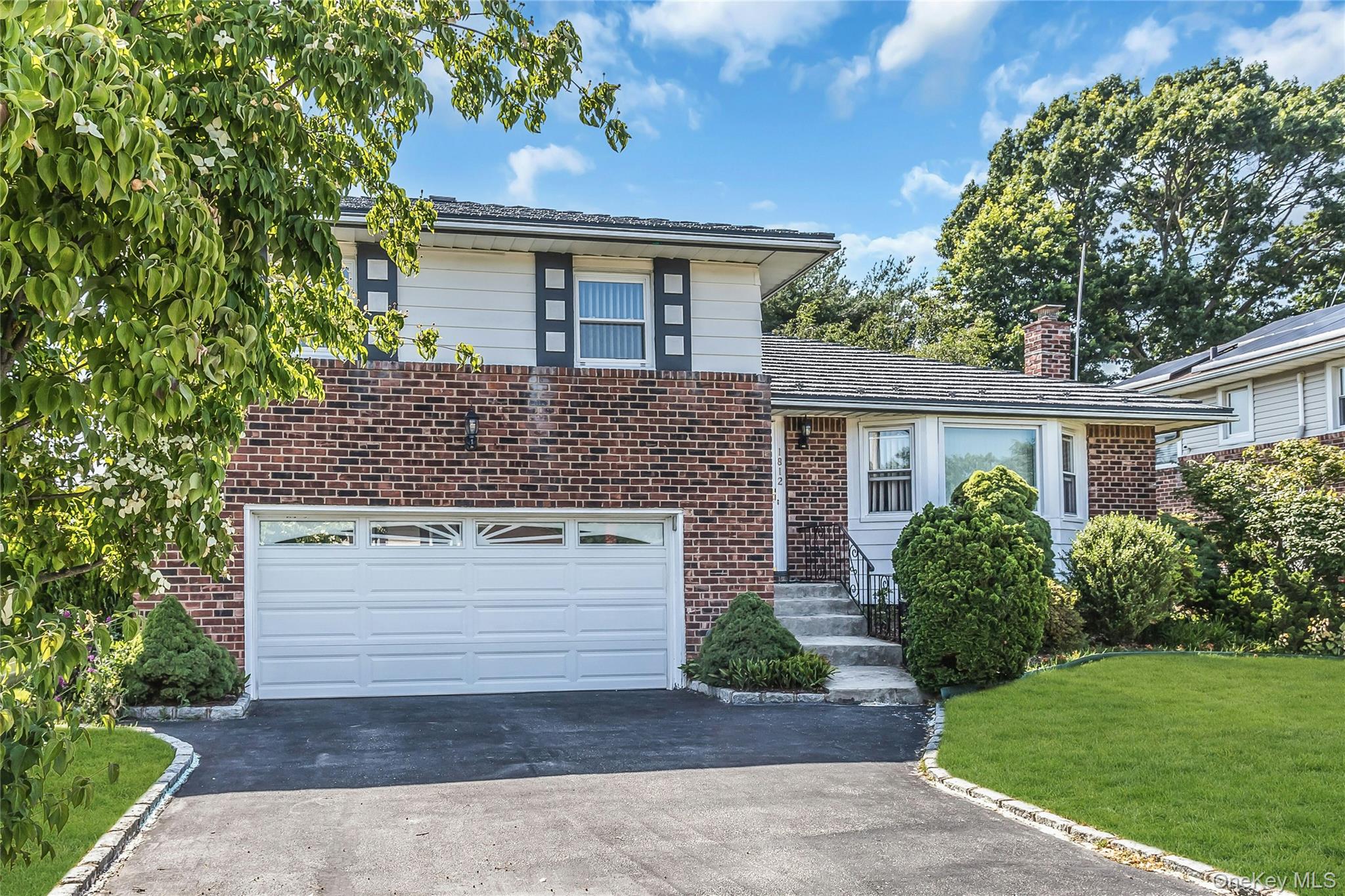 1812 Collins Street Property Photo 3